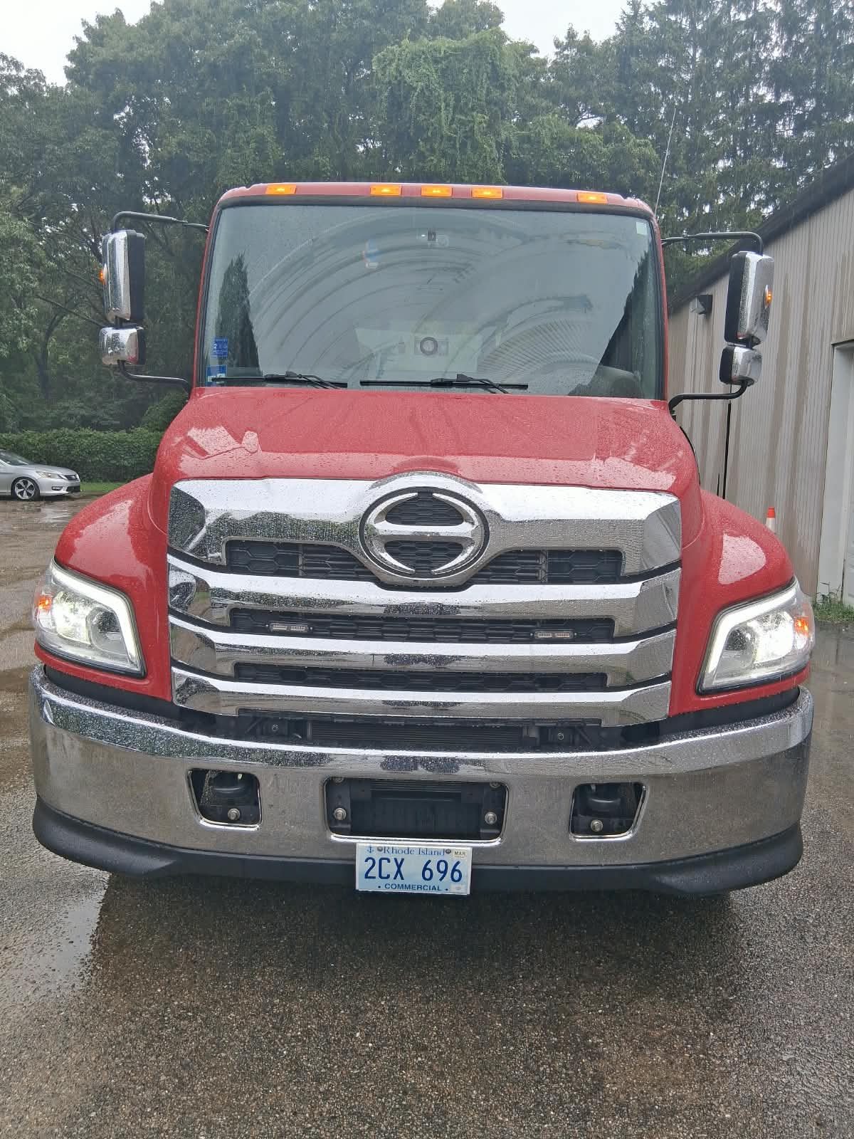 Centri Auto Towing flatbed truck front view